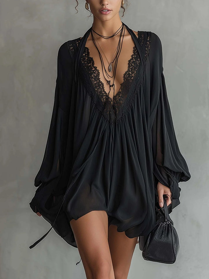Fekete Chiffon Mini Halter Ruha Csipkegallérral - Image 1