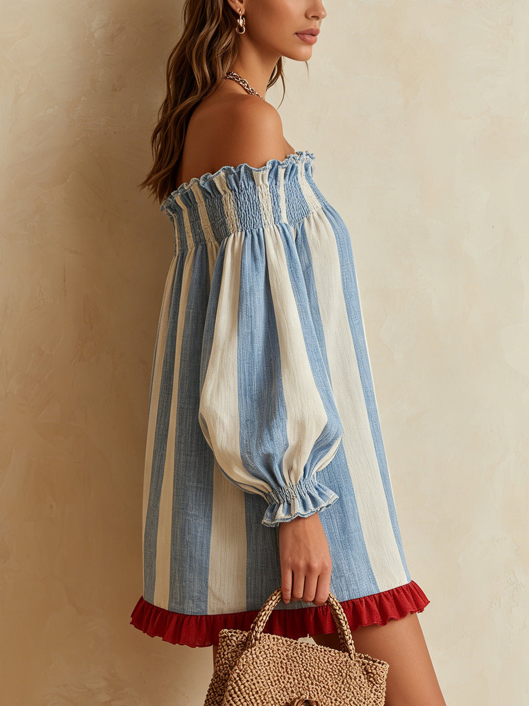 Kék és fehér csíkos mini ruha off-the-shoulder kivágással és kontrasztos szegéllyel - Image 4