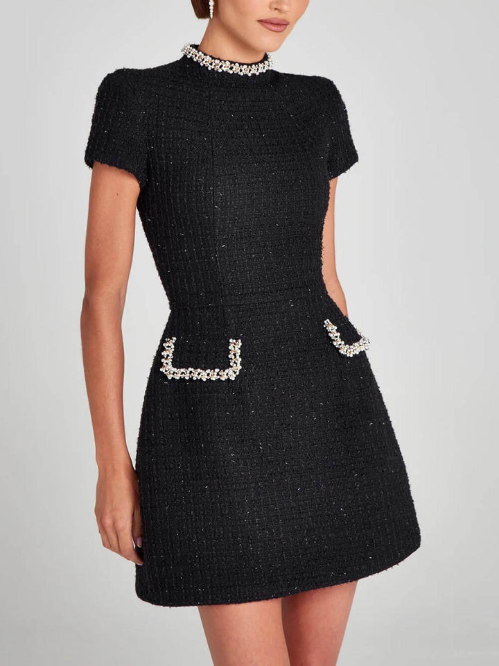 Mini Ruha Zsebekkel és Gyöngy Szegéllyel, Elegáns és Játékos - Image 2