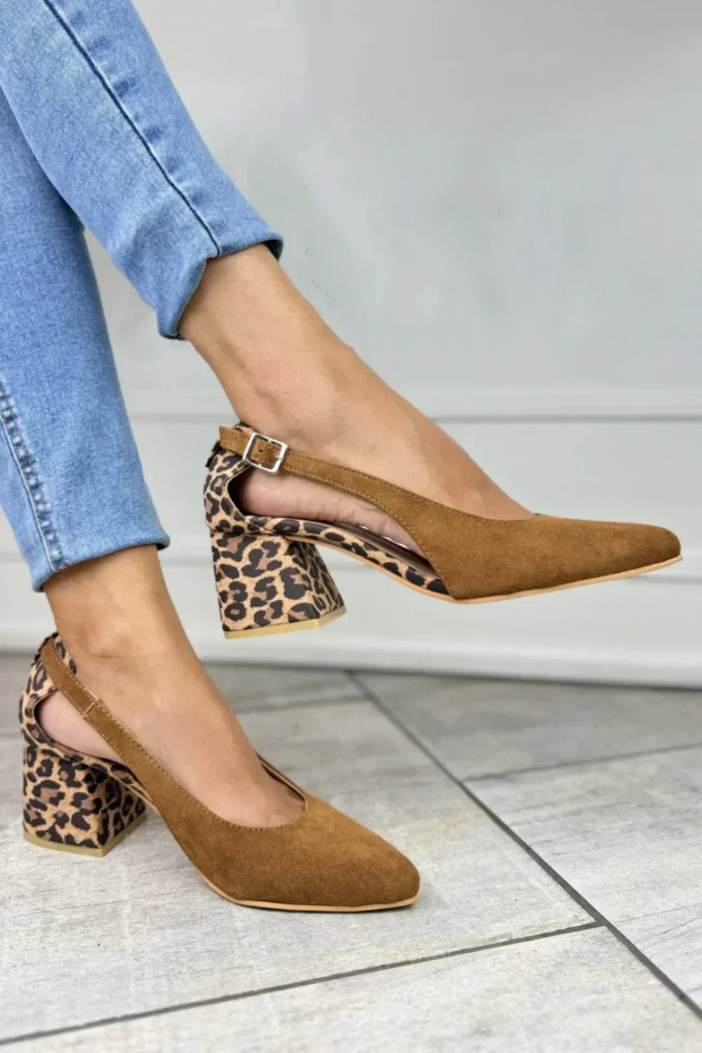 Hannelore – Leopárd Mintás Slingback Magassarkú