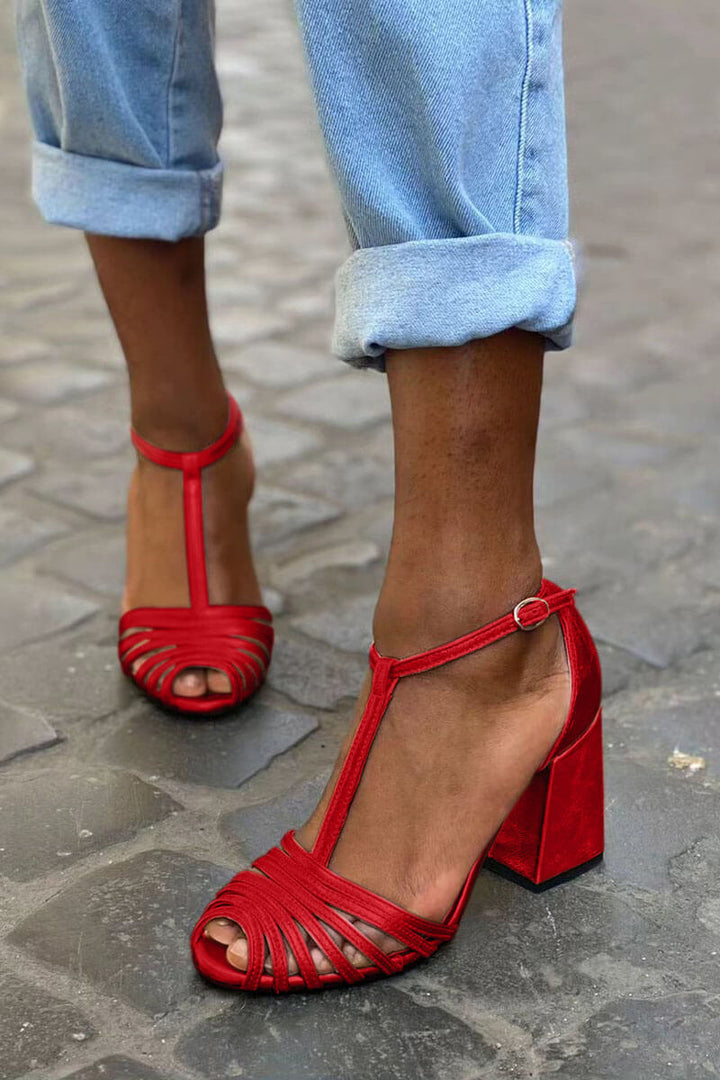 Emma – Elegáns T-strap szandálok