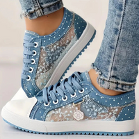 CARO | Elegáns női sneaker virágos részletekkel