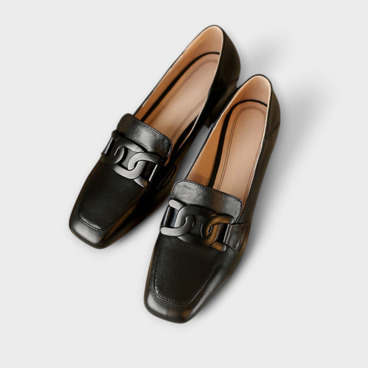 Monika - Elegáns Fényes Papucs