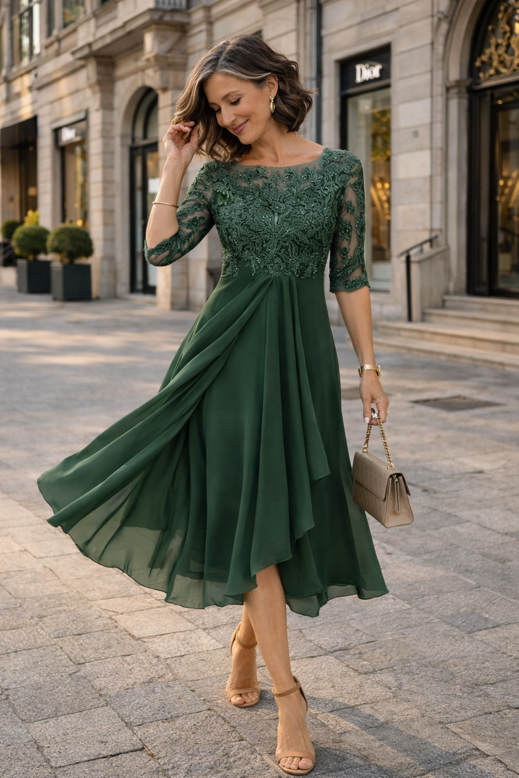 Lea – Elegáns Csipkés Midi Ruha
