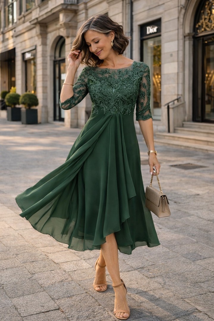 Lea – Elegáns Csipkés Midi Ruha
