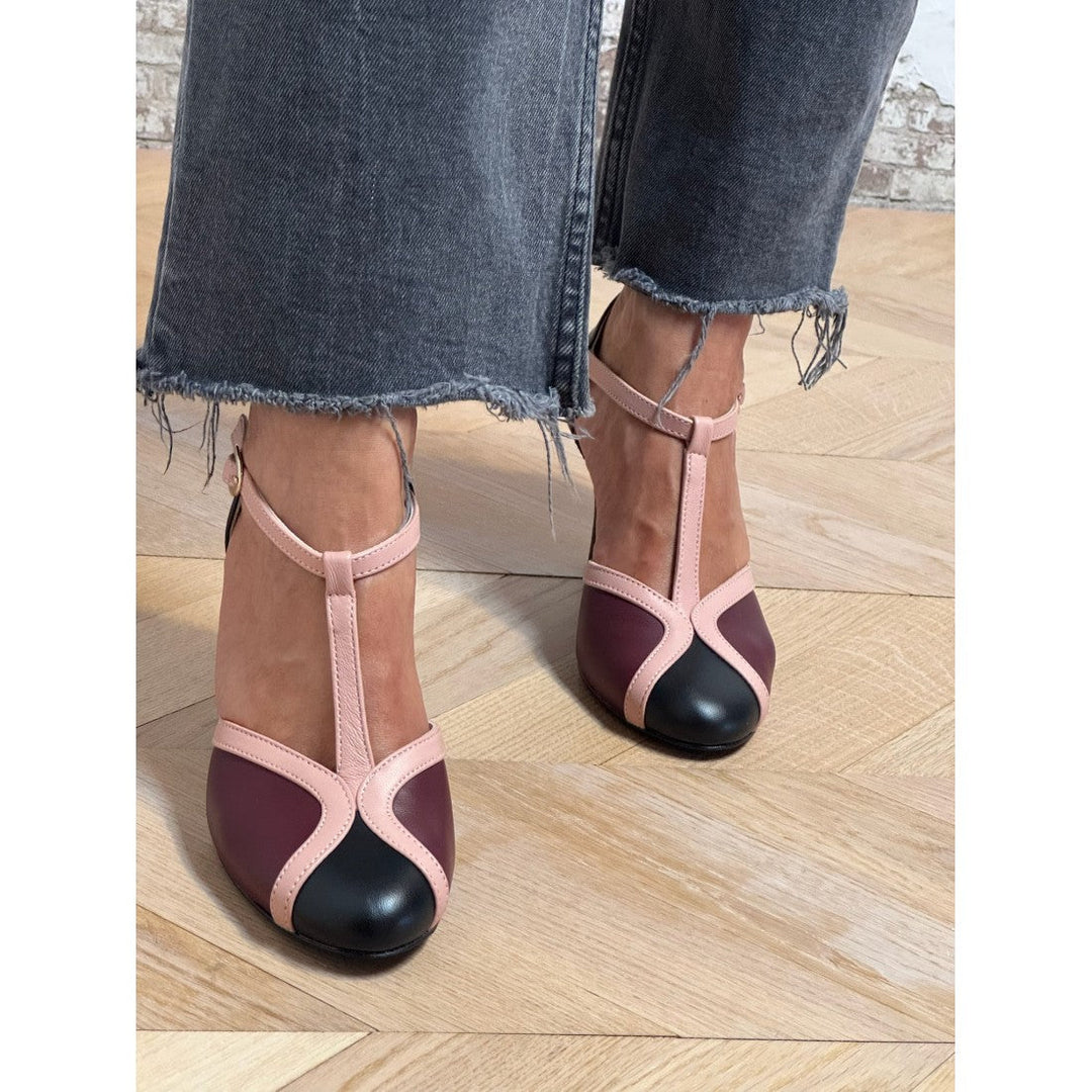 Adelheid – Vintage T-strap magassarkú cipők időtlen eleganciával
