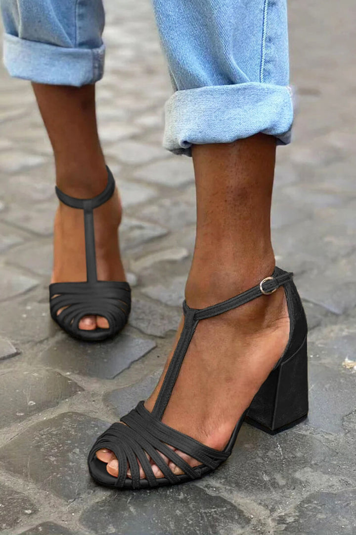 Emma – Elegáns T-strap szandálok