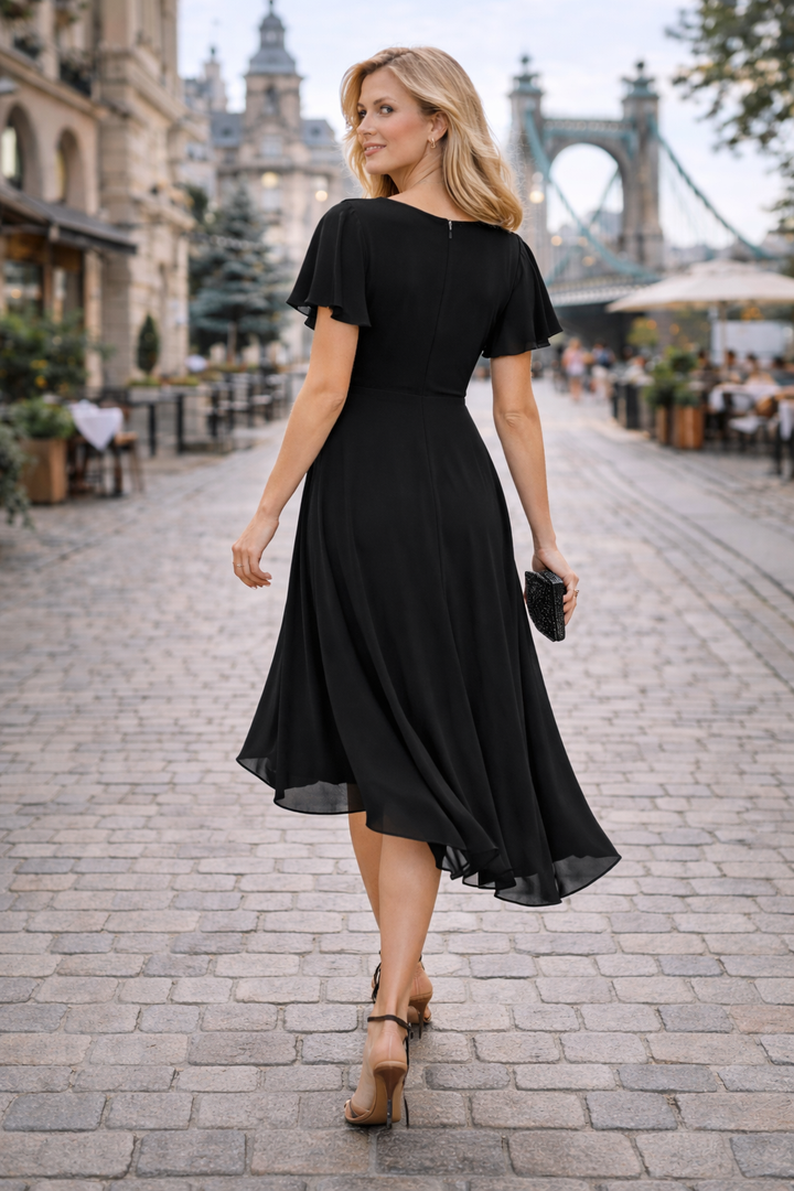 Laura – Elegáns Nyári Ruha