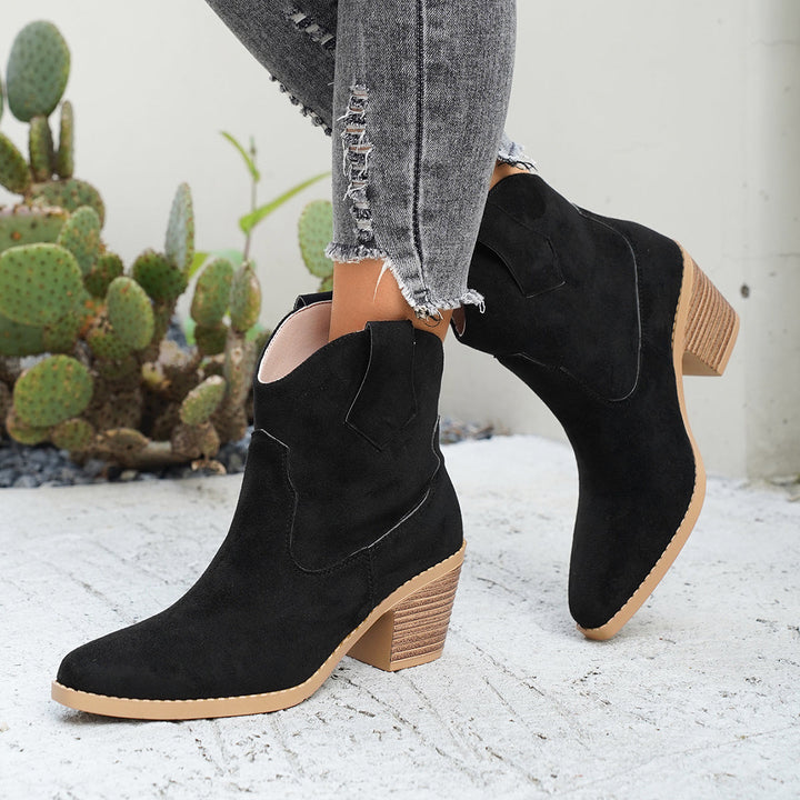 Larissa - Magas sarkú, slip-on bokacsizma