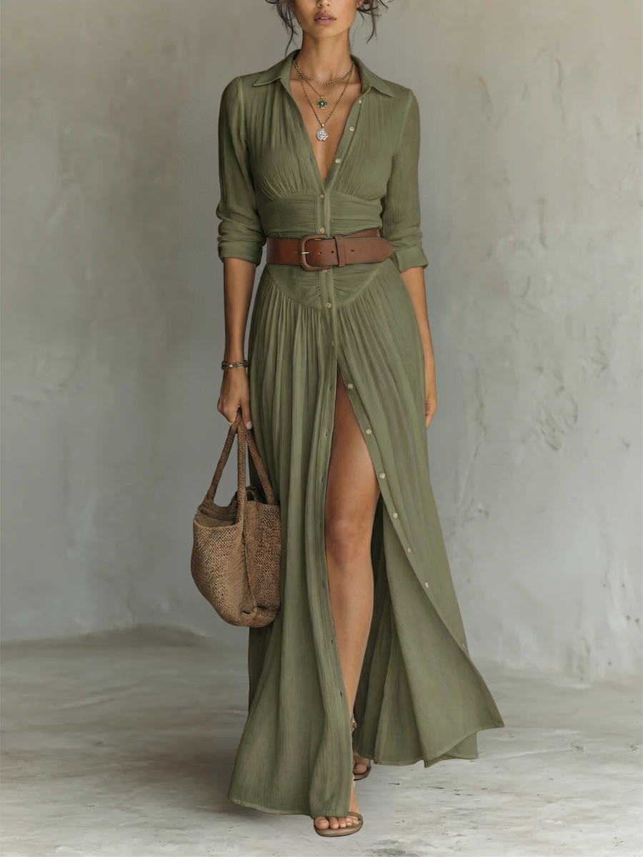 Dunkelblaues Leinen Maxikleid mit langen Ärmeln und Reverskragen, Modelansicht von der Seite.