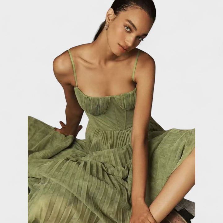 Elodie - A ruha eleganciával