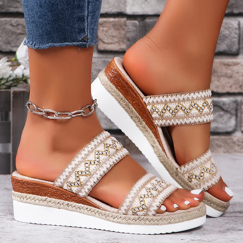 Zoe - Divatos Slip-On Szandálok