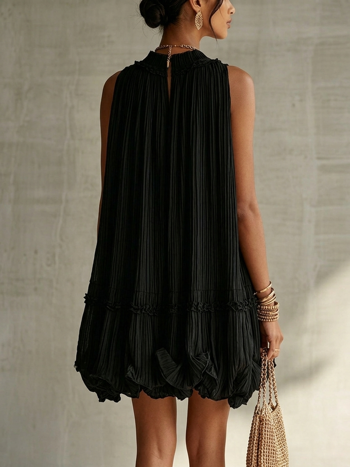 Fekete Chiffon Mini Bubble Ruha Halter Nyakkal és Rávarrott Részletekkel - Image 3