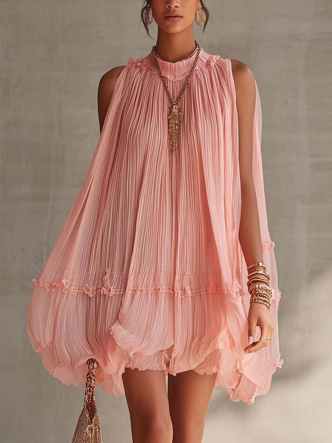 Rózsaszín Csíkos Mini Chiffon Ruha Halter Kivágással - Image 1