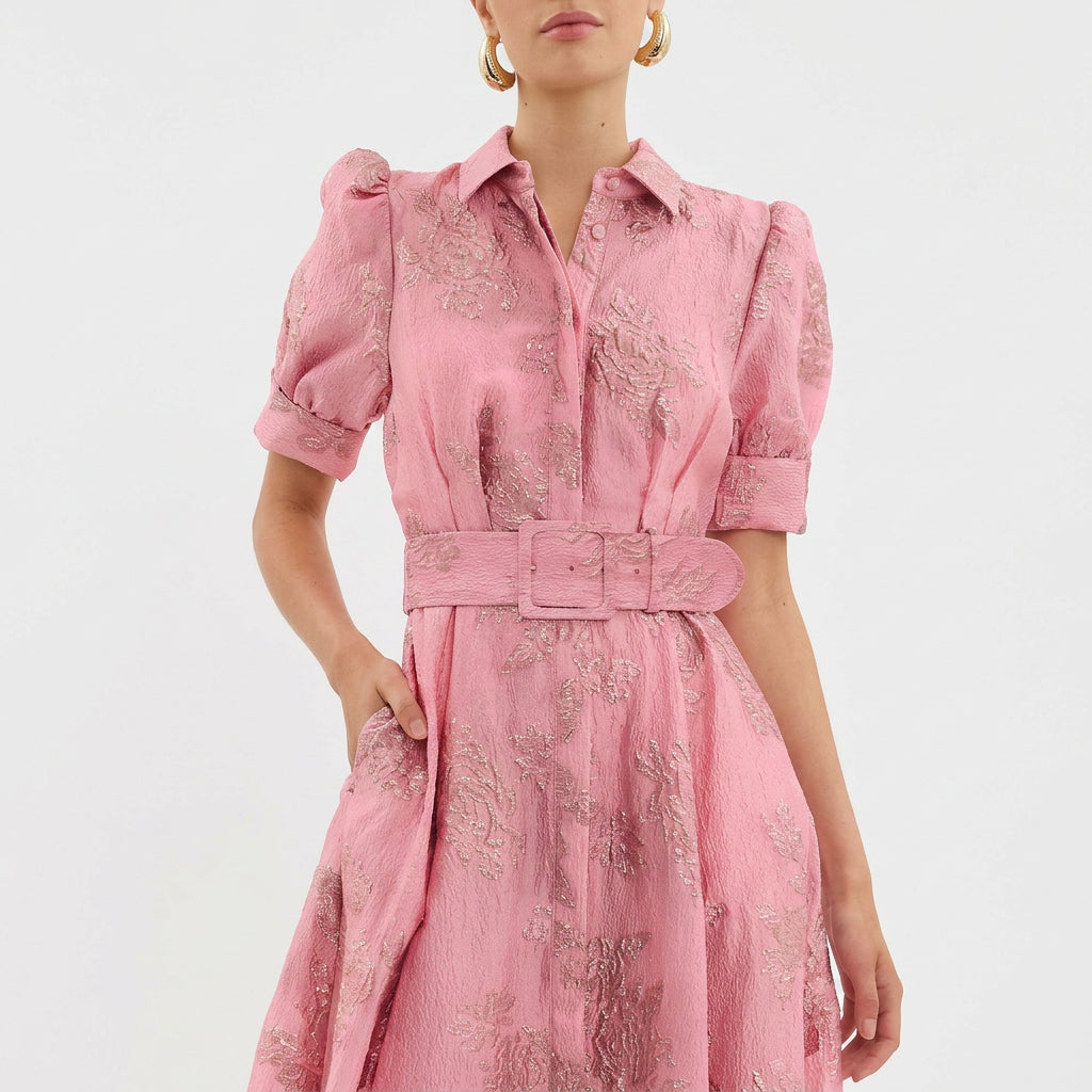 Matilde - Hosszú Virágos Jacquard Ruha Övvel