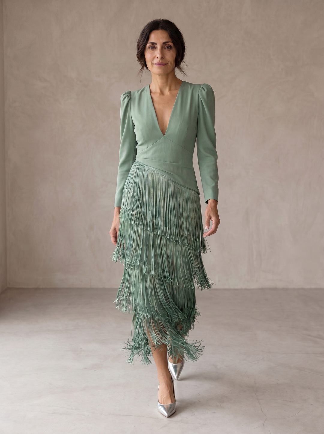 Katalin | Elegáns ruha rojtos ujjakkal - Image 1